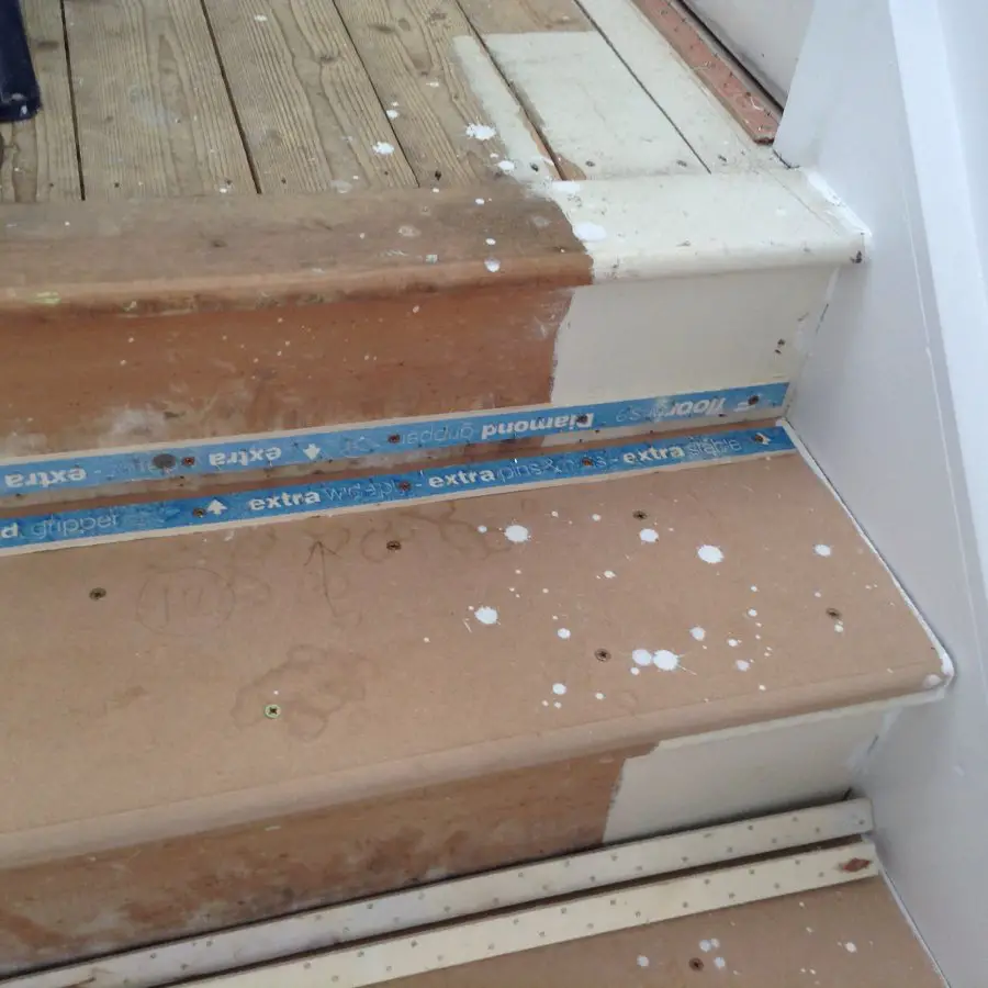 Pendiente claramente Clancy Correct spacing for gripper rods on stairs | DIYnot Forums