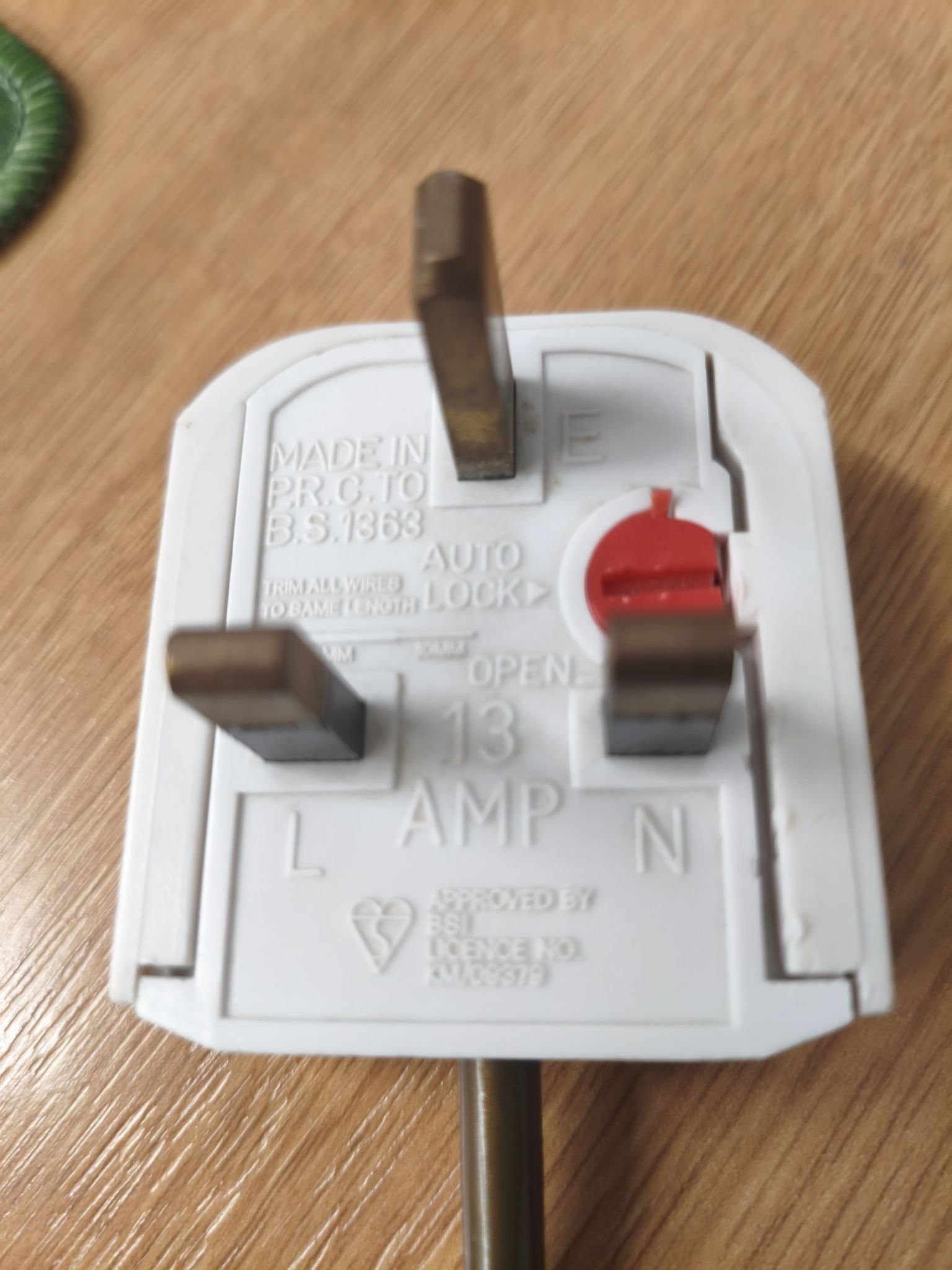Strange BS1363 Plug 2.jpg