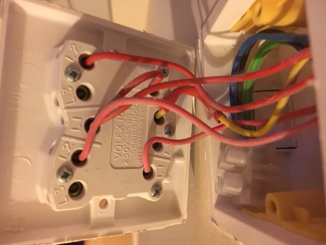 Light switch wiring layout | DIYnot Forums