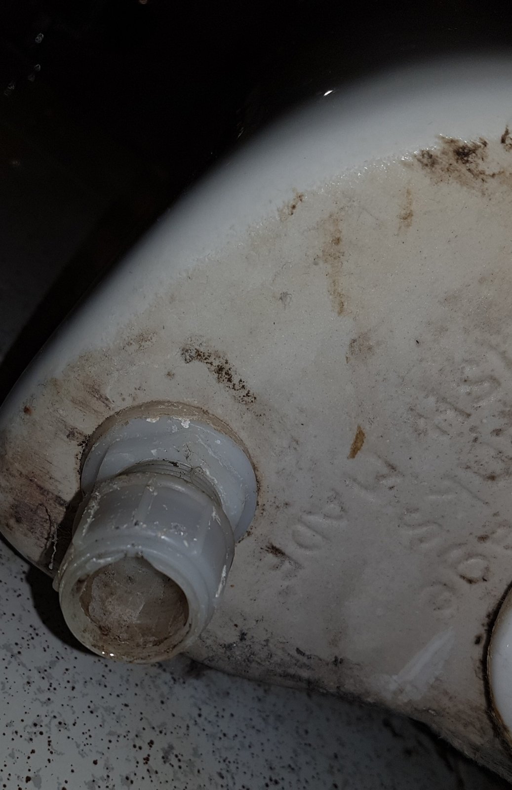 Leak from toilet cistern DIYnot Forums