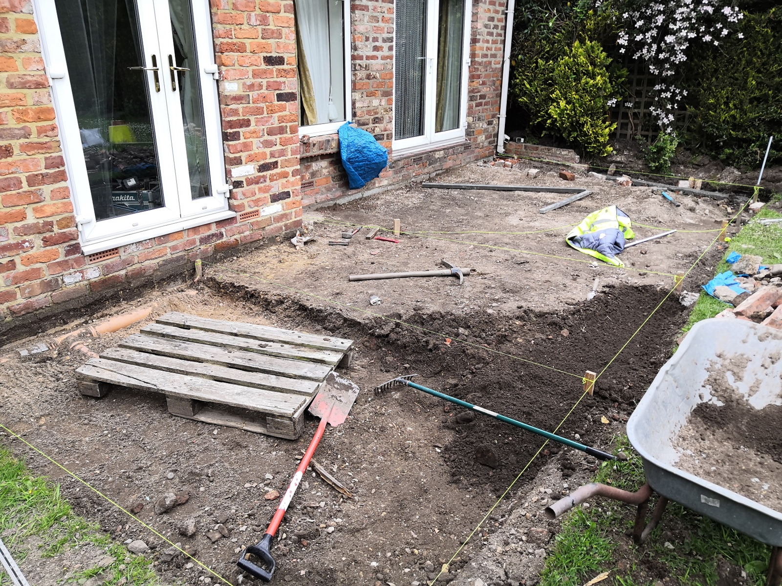 Patio Soakaway drainage pipe DIYnot Forums