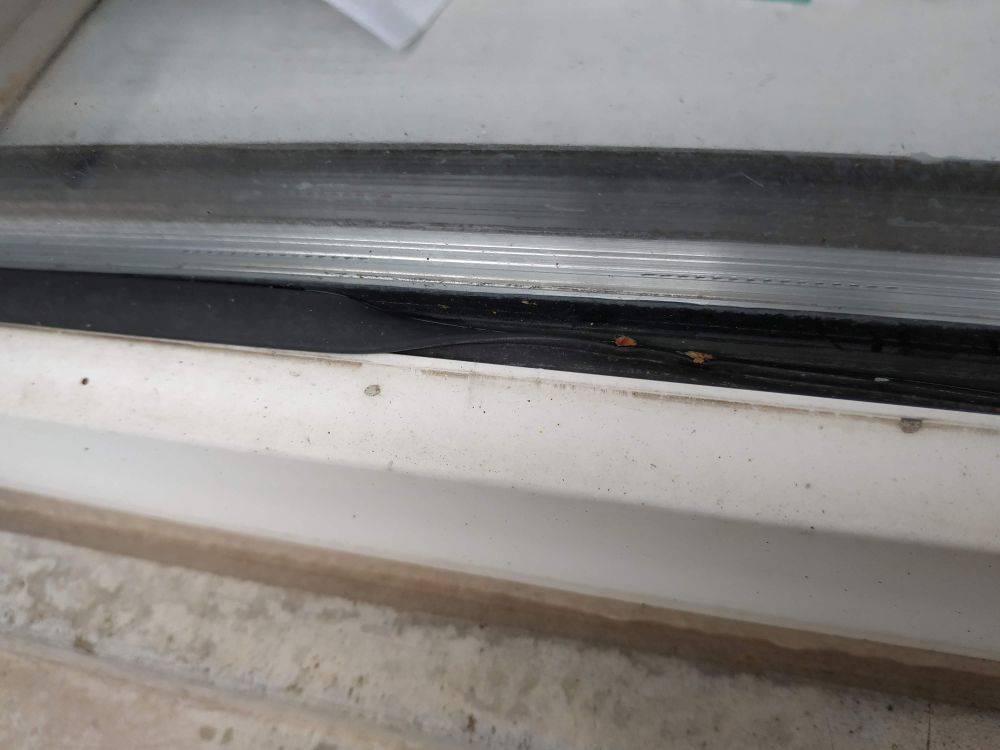 window seal.jpg