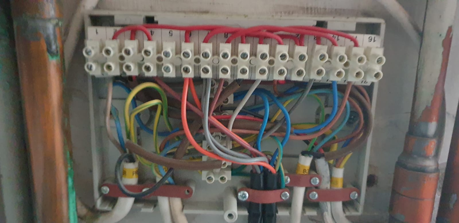 wiring-centre-wires.jpg
