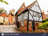 lincoln-city-cathedral-michaelgate-tudor-timbered-house-medieval-crooked-EYCXG8.jpg