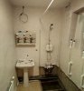 bathroom (Medium).jpg