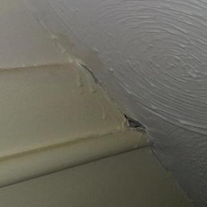 Ceiling cracked paint