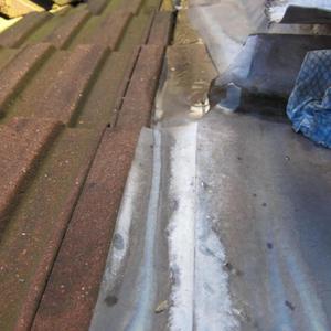 Flashing around chimney stack