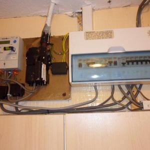 Electric fuse box - correct for storage heaters?