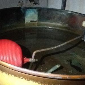 Cylindrical hot water tank