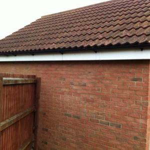 Garage guttering