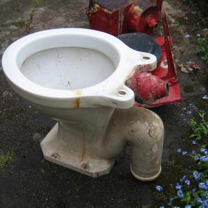 1930s toilet