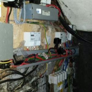 Freehold electric cellar