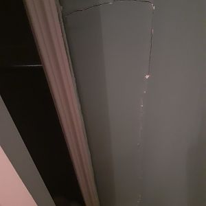 Cracks in wall