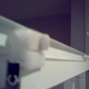 Corner Shower Roller