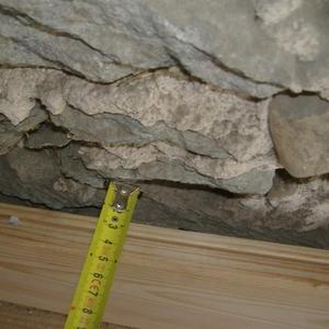 Skirting against stone