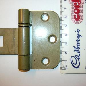 Unusual hinge b