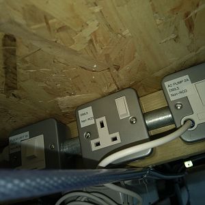 Floodlight and ac pump fcus