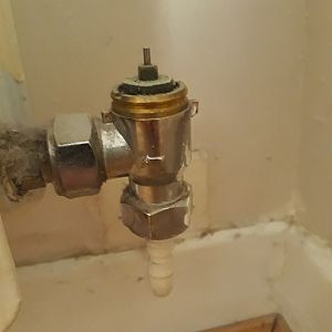 Valve at radiator