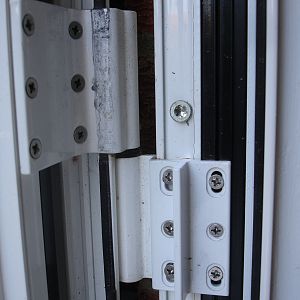 Back door hinge