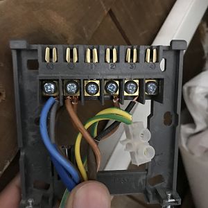 9D5206B5-9611-4C39-9978-5D124415B7F3