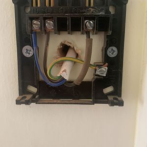 71E76B15-1F92-4C20-BDFA-E158D0002E14