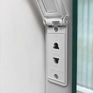 Shaver_socket_serena