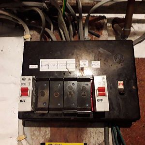 Wylex fuse box