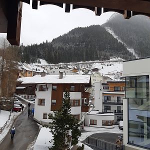 158141564618128741659