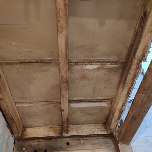 2 - Damp in en-suite