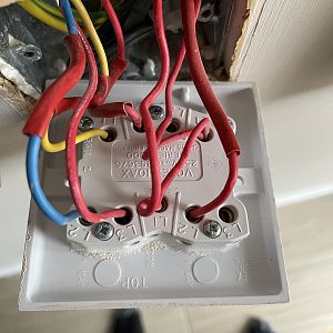 18F098E7-C40E-4A1B-969B-AD8169EF9E12