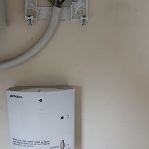 Old Backplate With Thermostat Below