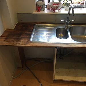 Failure to oil the underside of a solid oak worktop 2