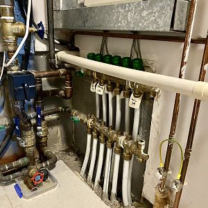 991B9C65-74EF-4F70-A54E-1FBFFE778F41