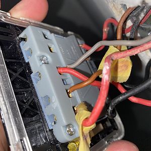 5CFDFF84-5B06-400E-B38E-6C89D4B64582