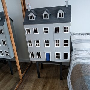 dolls house 2.jpg