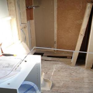 Grey line showing waste direction?