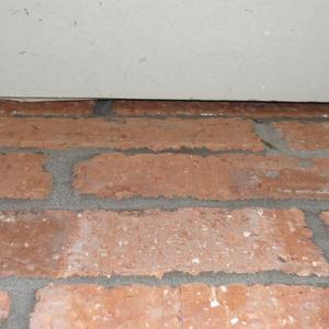 General gap all way round