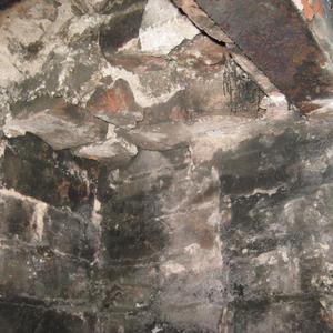 Looking up chimney. Lintel visible at top RHS of p