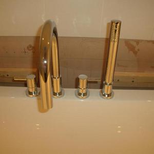 Picture 2 - levers outwards