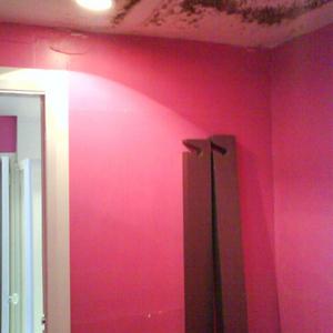 dressing room to bathroom