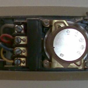 Honeywell T6060 interior