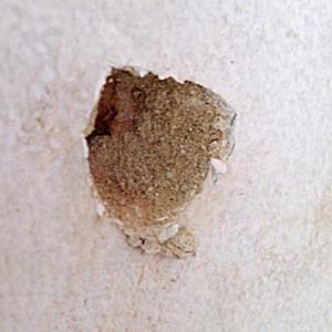 The deep crumbly mortar