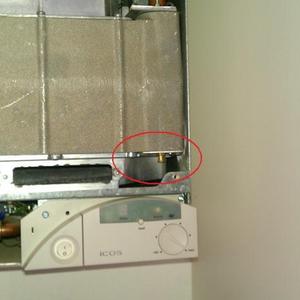 icos leak between sump and hex