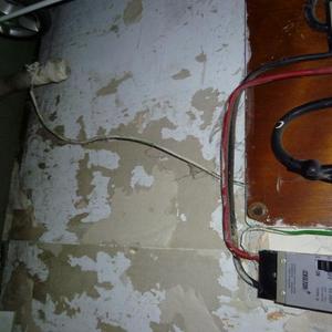 Indoor earth connection