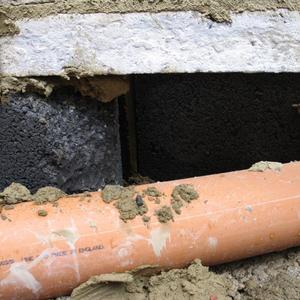 Lintel over concrete block