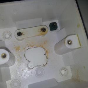 Liquid in ceiling pattress