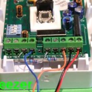 Detector with resistors