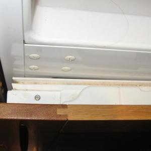 top of door ajar (from above)