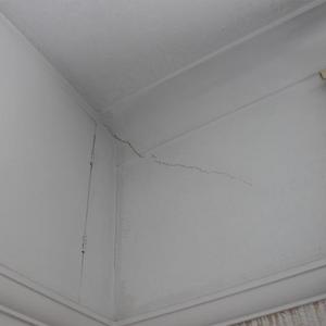 12-south-bedroom-SE-corner-close-up