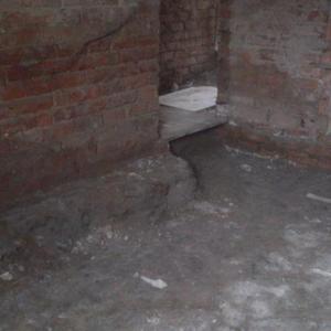 Rear room, view to hall